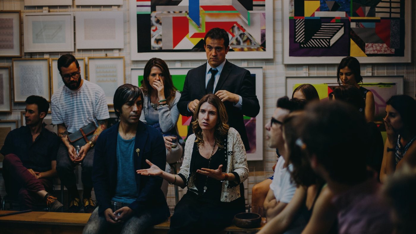 Alumni networking in a professional gathering